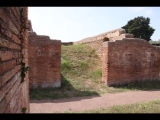 04097 ostia - regio i - insula viii - piccolo mercato (i,viii,1) - raeume auf der westseite - raum (7) - 09-2023.jpg